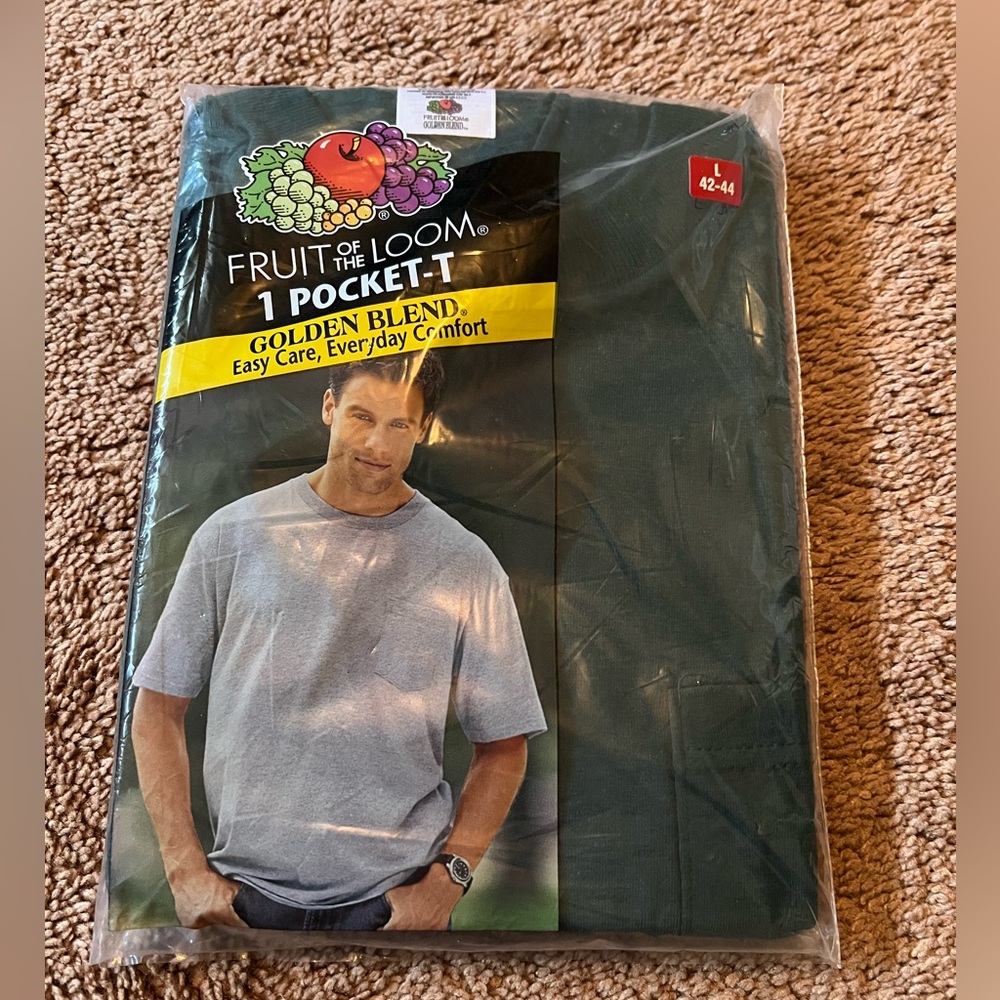 NWT - Vintage Fruit of the Loom 1 Pocket Golden Blend T-Shirt Men's Size L 42-44